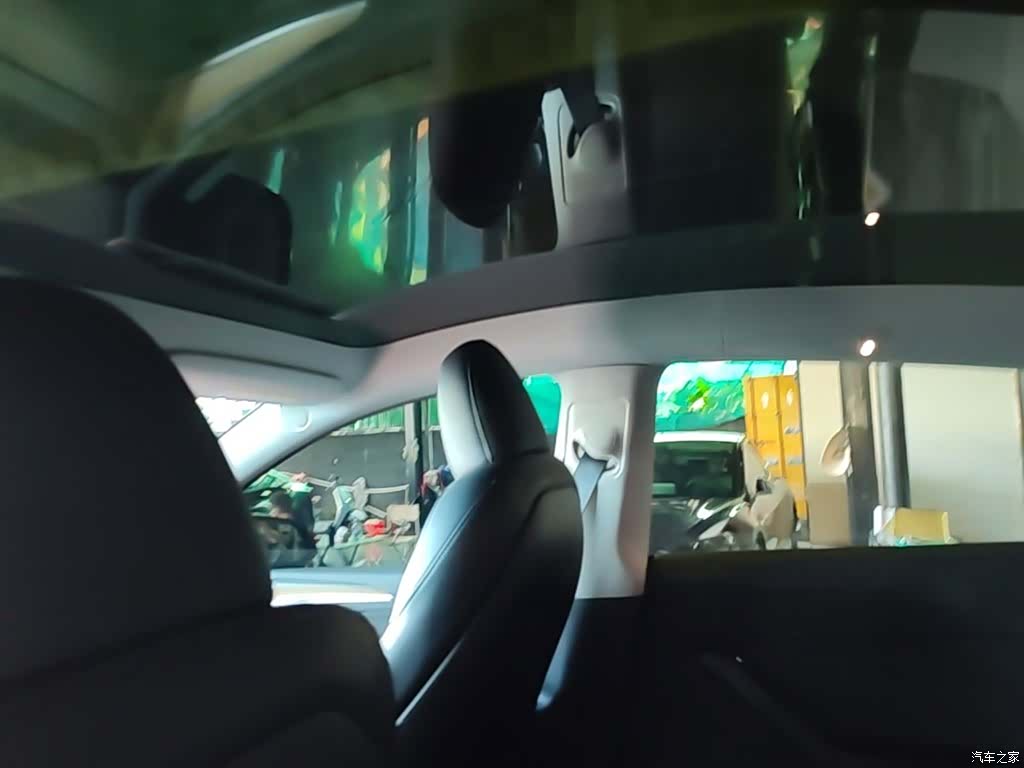 Tesla Model Y, 2022 18