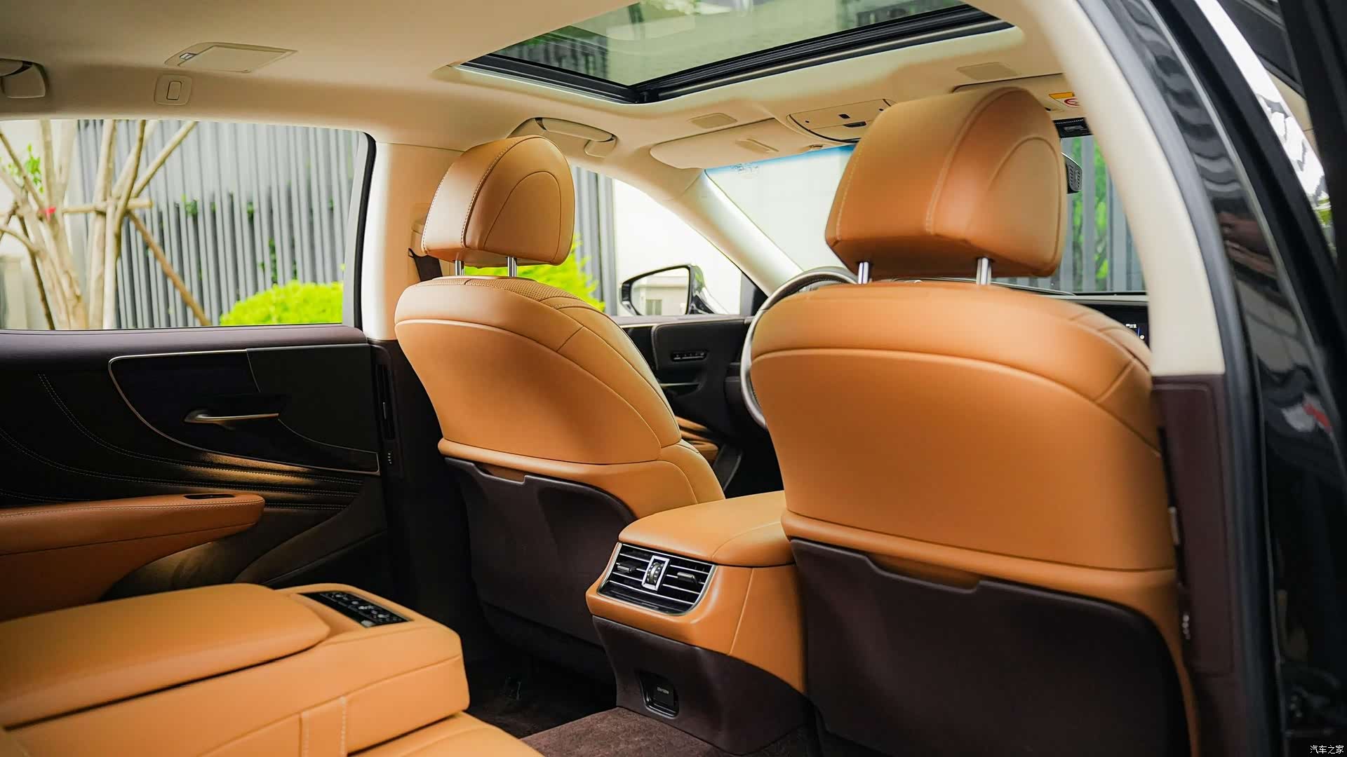 Lexus LS, 2019 14
