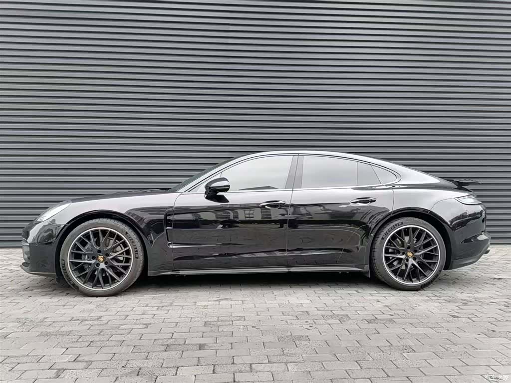 Porsche Panamera, 2023 9