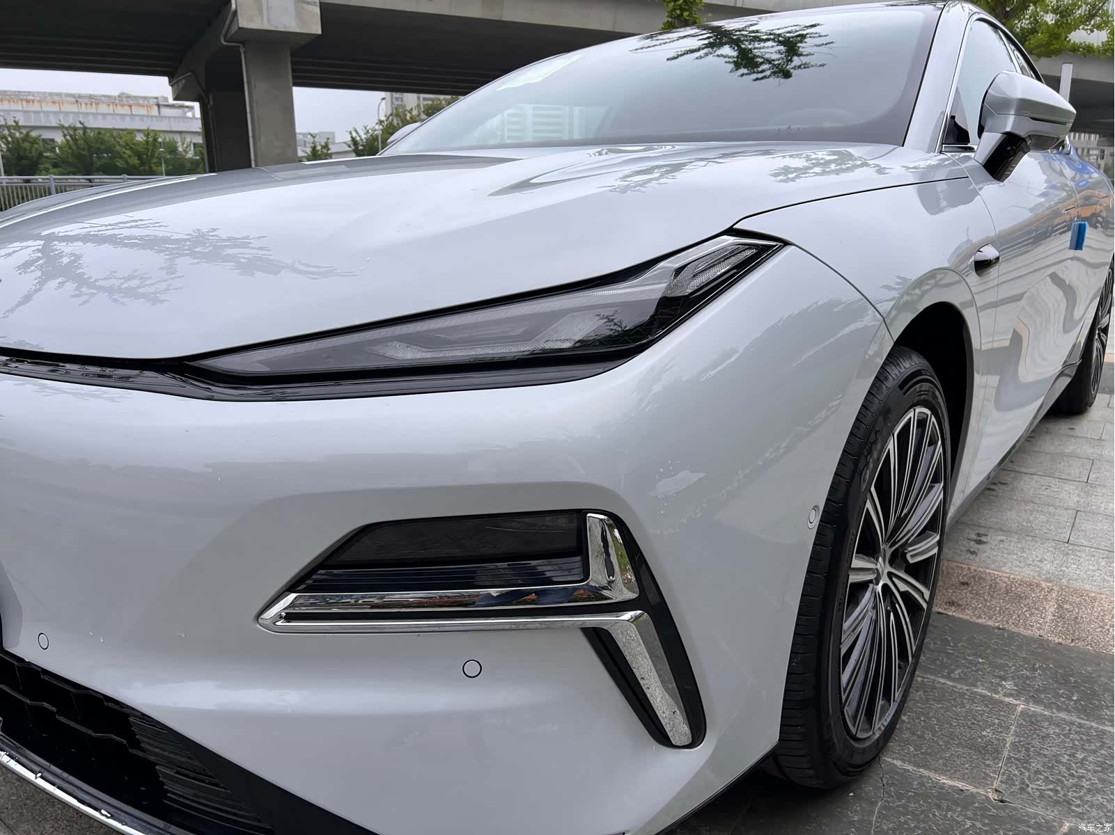 Geely 8, 2025 4