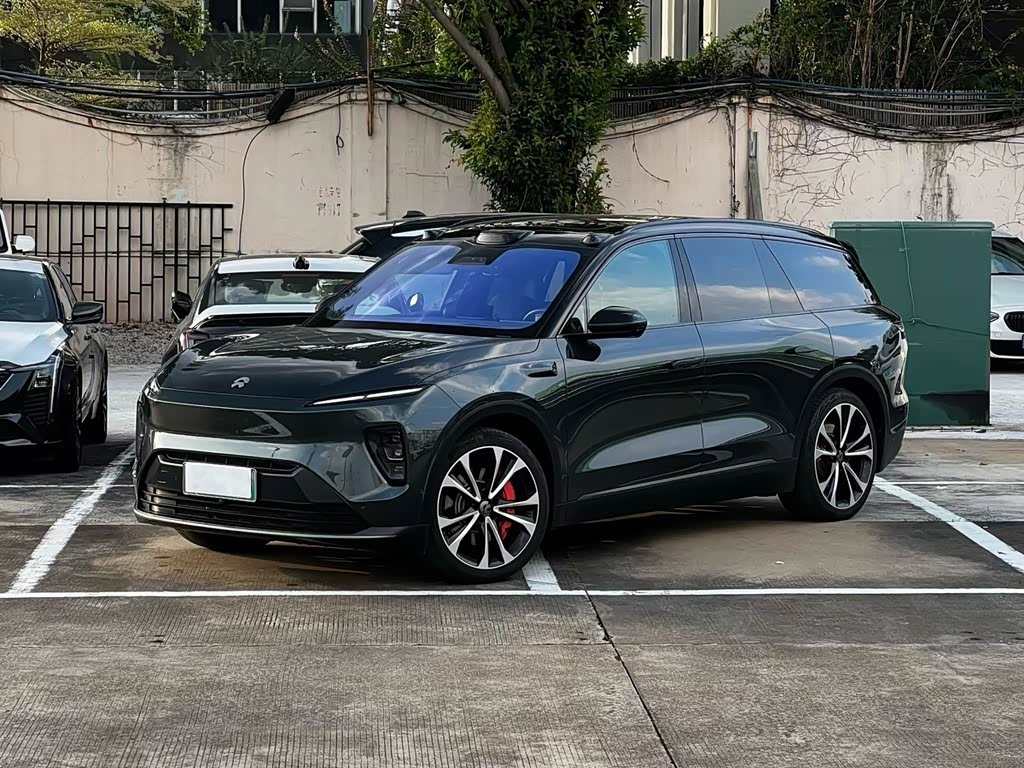 NIO ES8