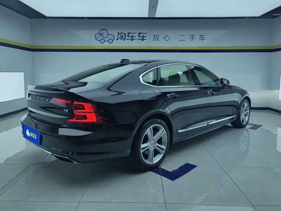 Volvo S90