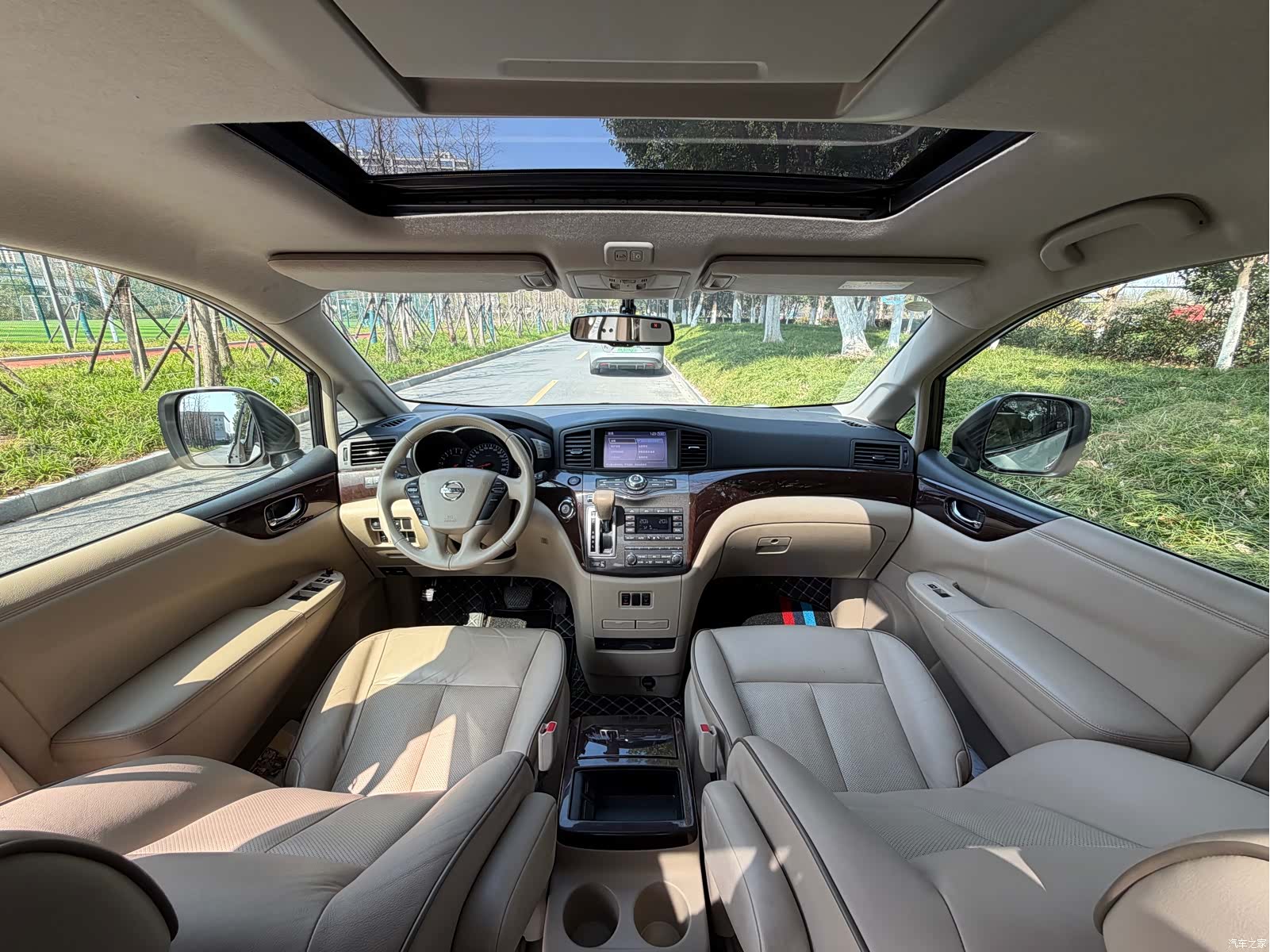 Nissan SL, 2018 все фото