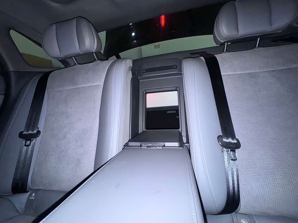 VOYAH Lantu chasing light