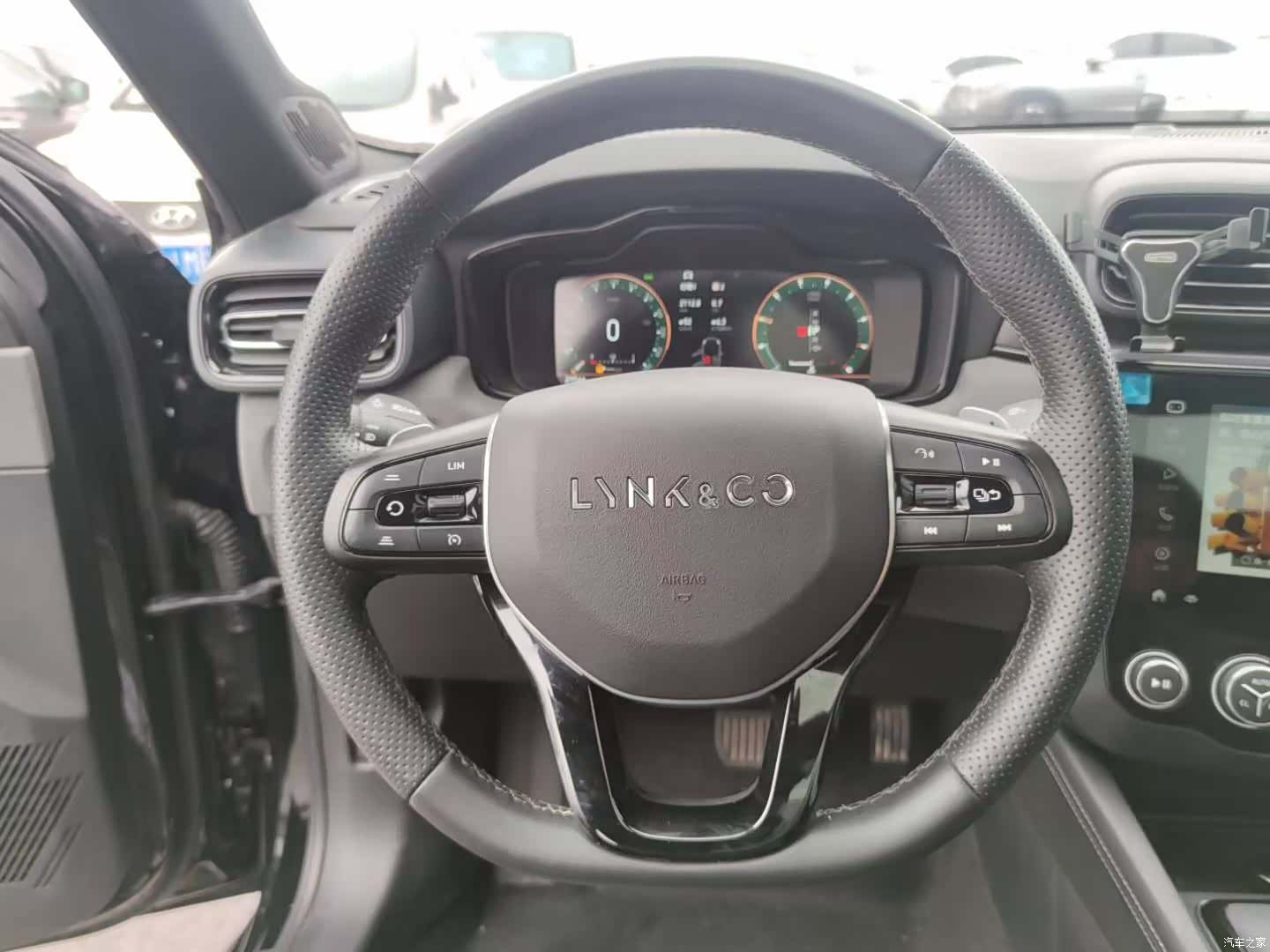 Lynk & Co 02, 2021 все фото