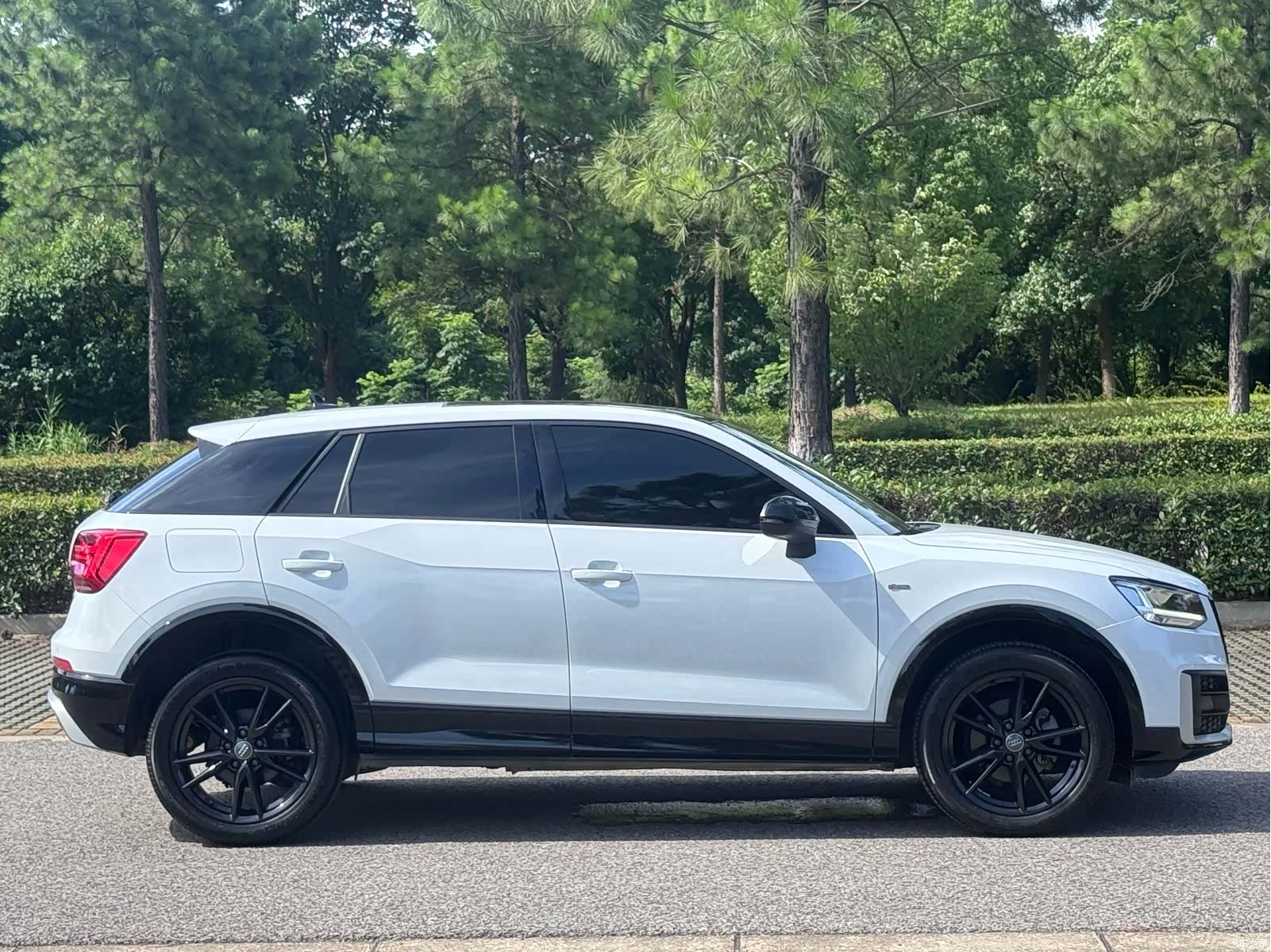 Audi Q2L, 2019 9