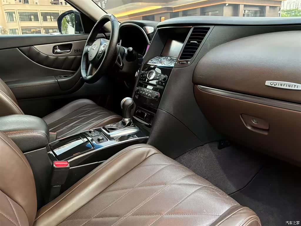 Infiniti QX70, 2014 6