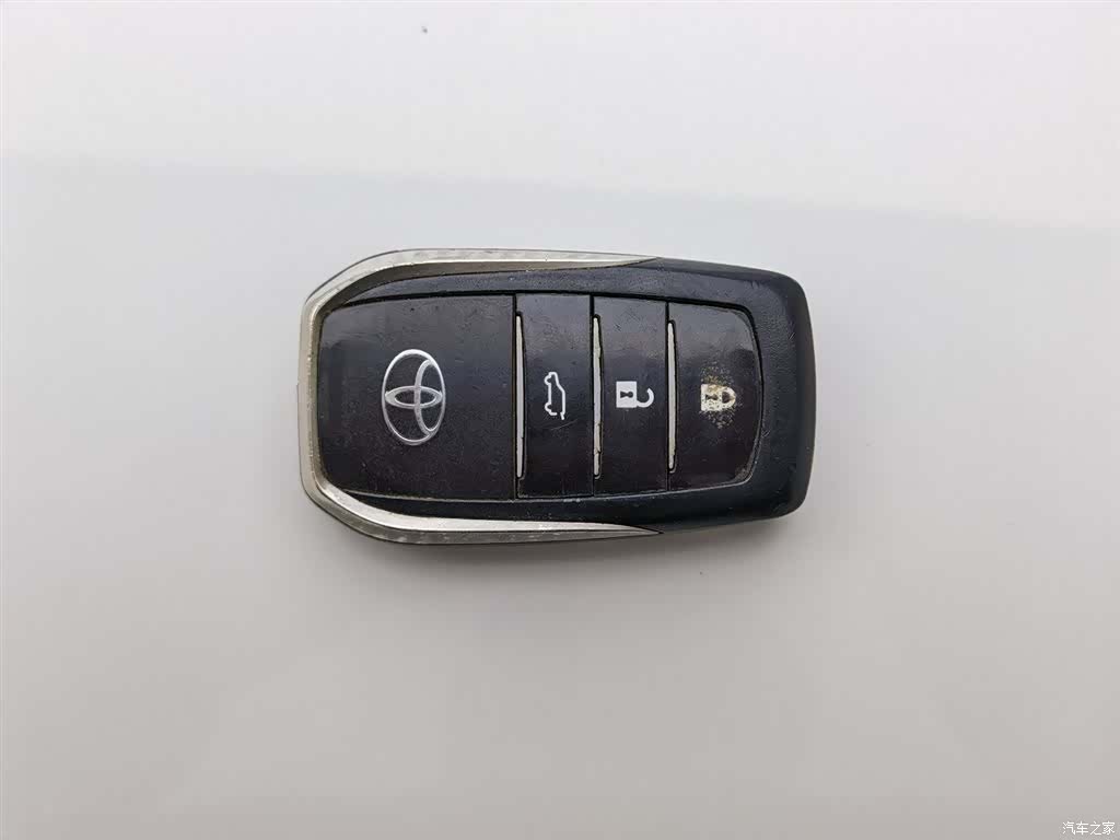 Toyota Prado, 2015 19