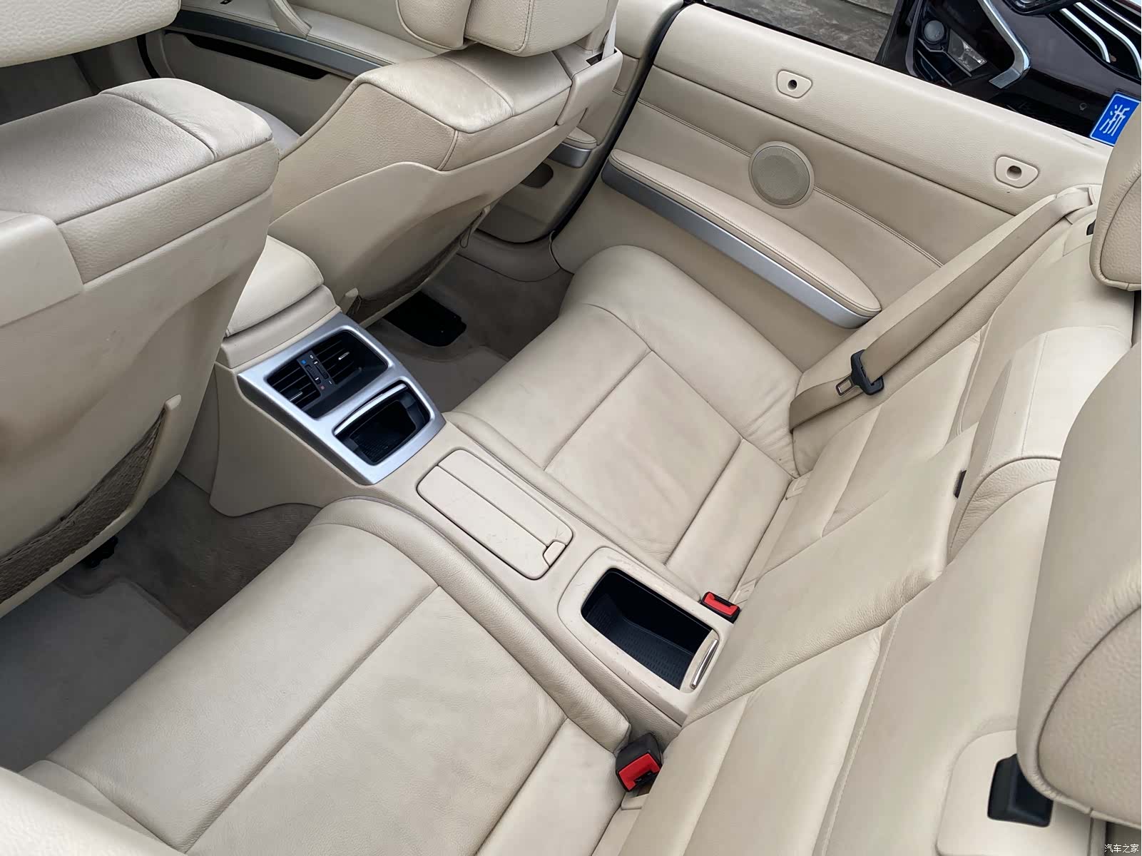 BMW 3 Series, 2011 8