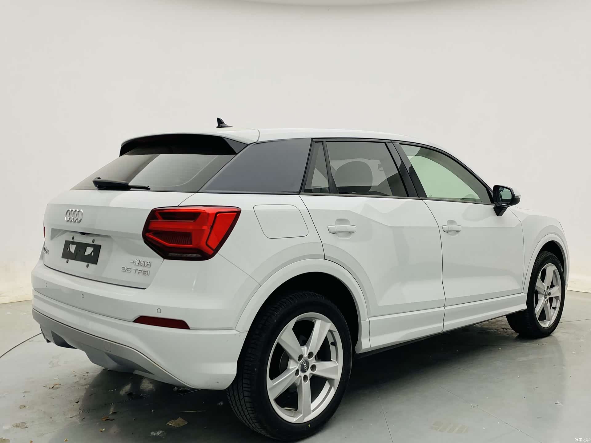 Audi Q2L, 2021 все фото