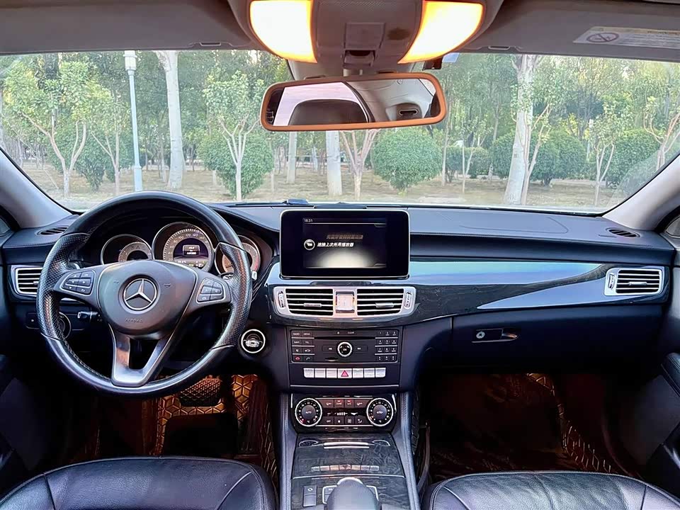 Mercedes-Benz CLS Mercedes-Benz CLS