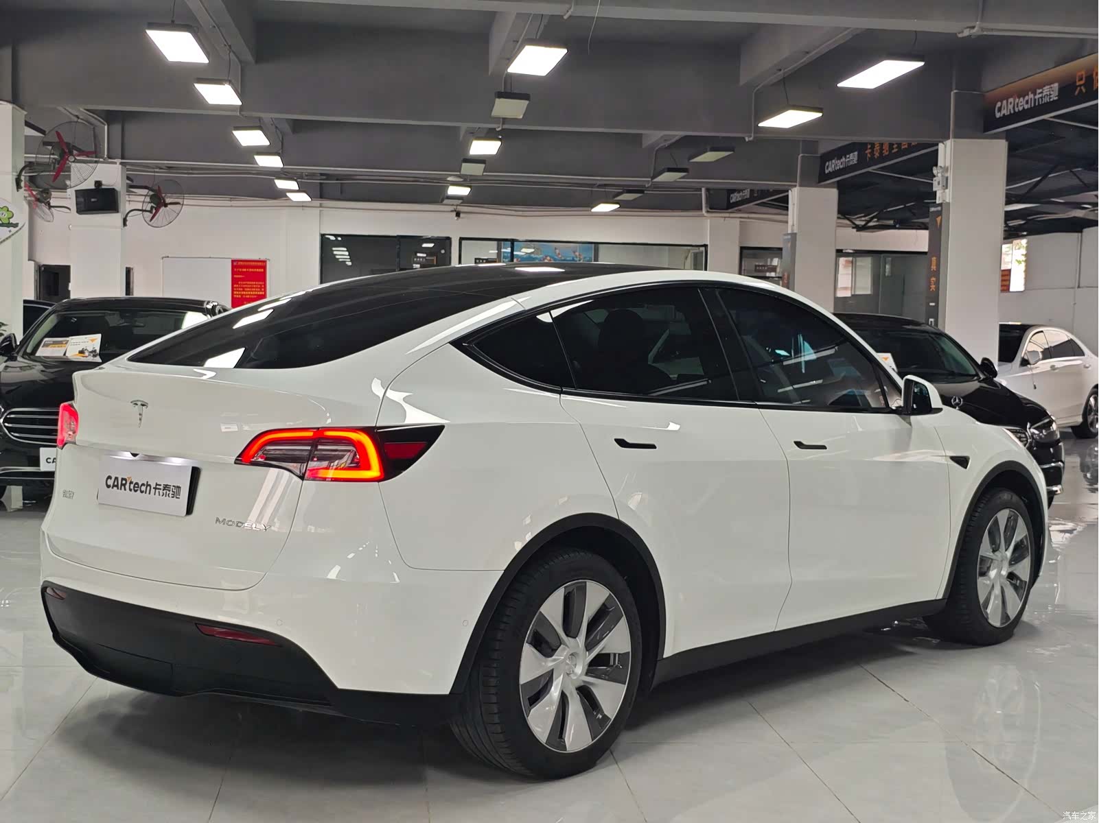Tesla Model Y, 2022 7