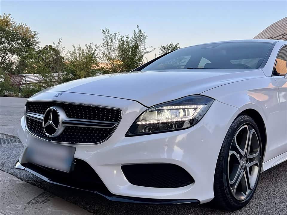 Mercedes-Benz CLS Mercedes-Benz CLS