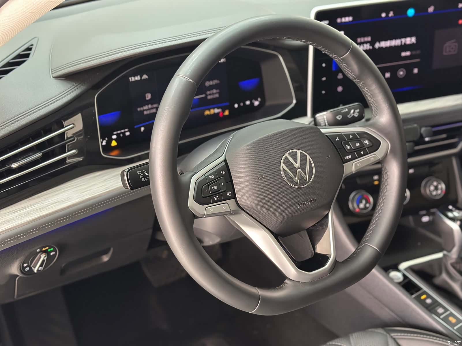 Volkswagen Sagitar, 2023 все фото