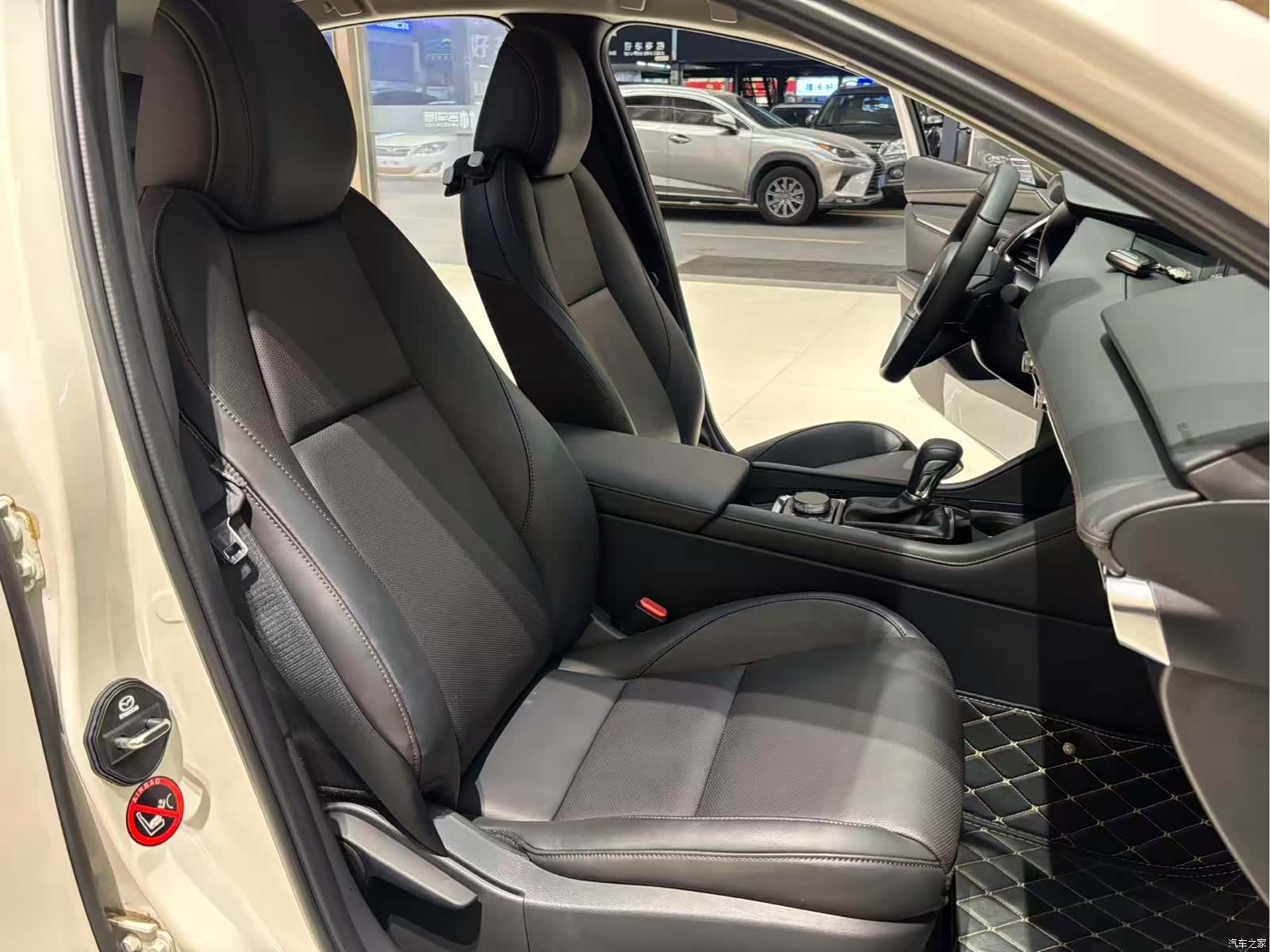 Mazda Mazda3, 2025 10