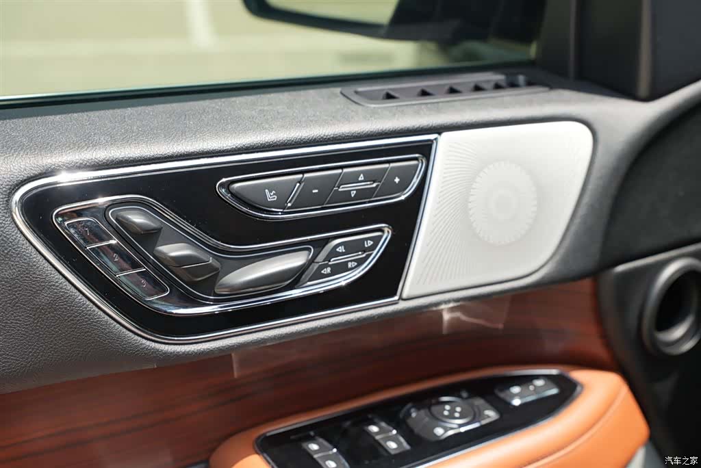 Lincoln Navigator, 2021 15