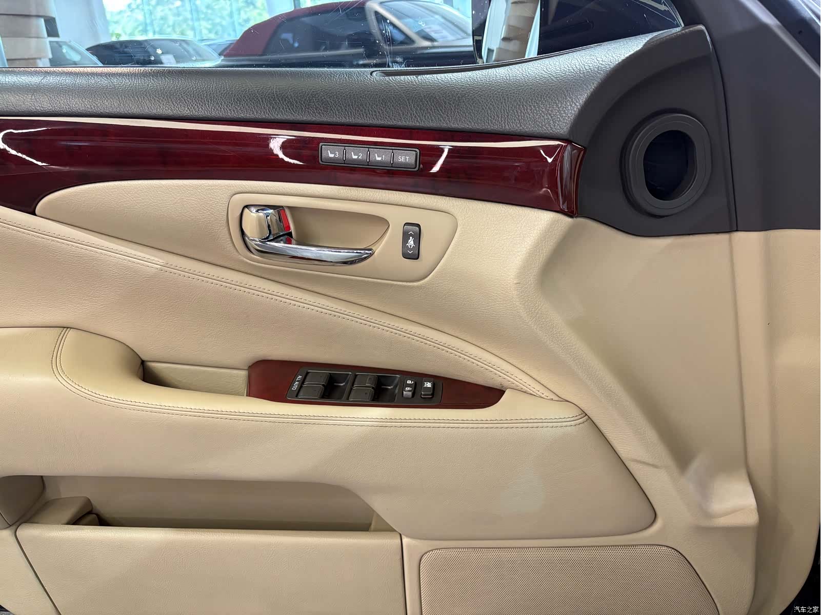Lexus LS, 2007 9