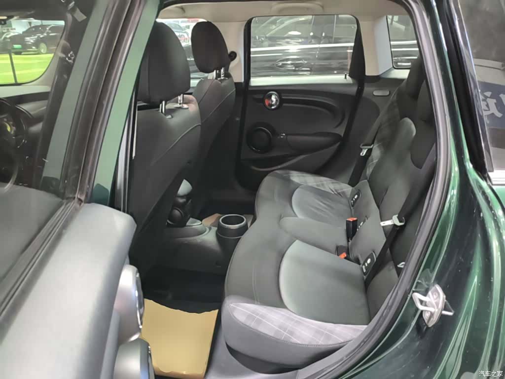 Mini Cooper, 2015 17