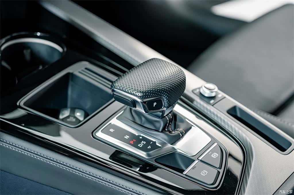 Audi A4L, 2024 14
