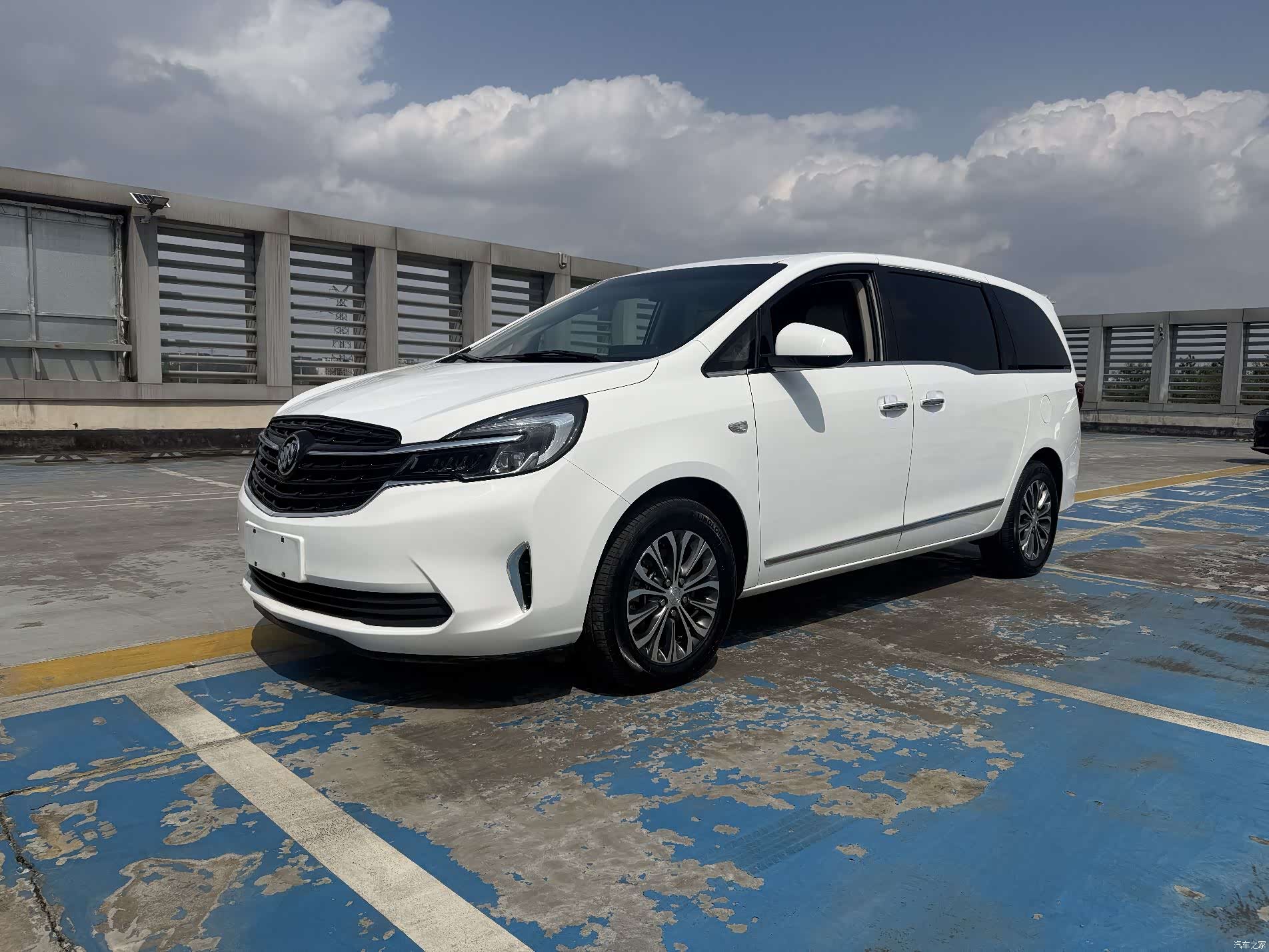 Buick GL8, 2022 2