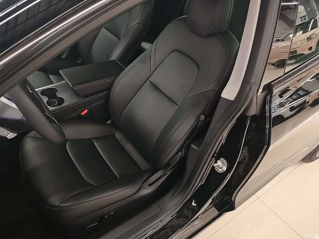 Tesla Model 3, 2023 15