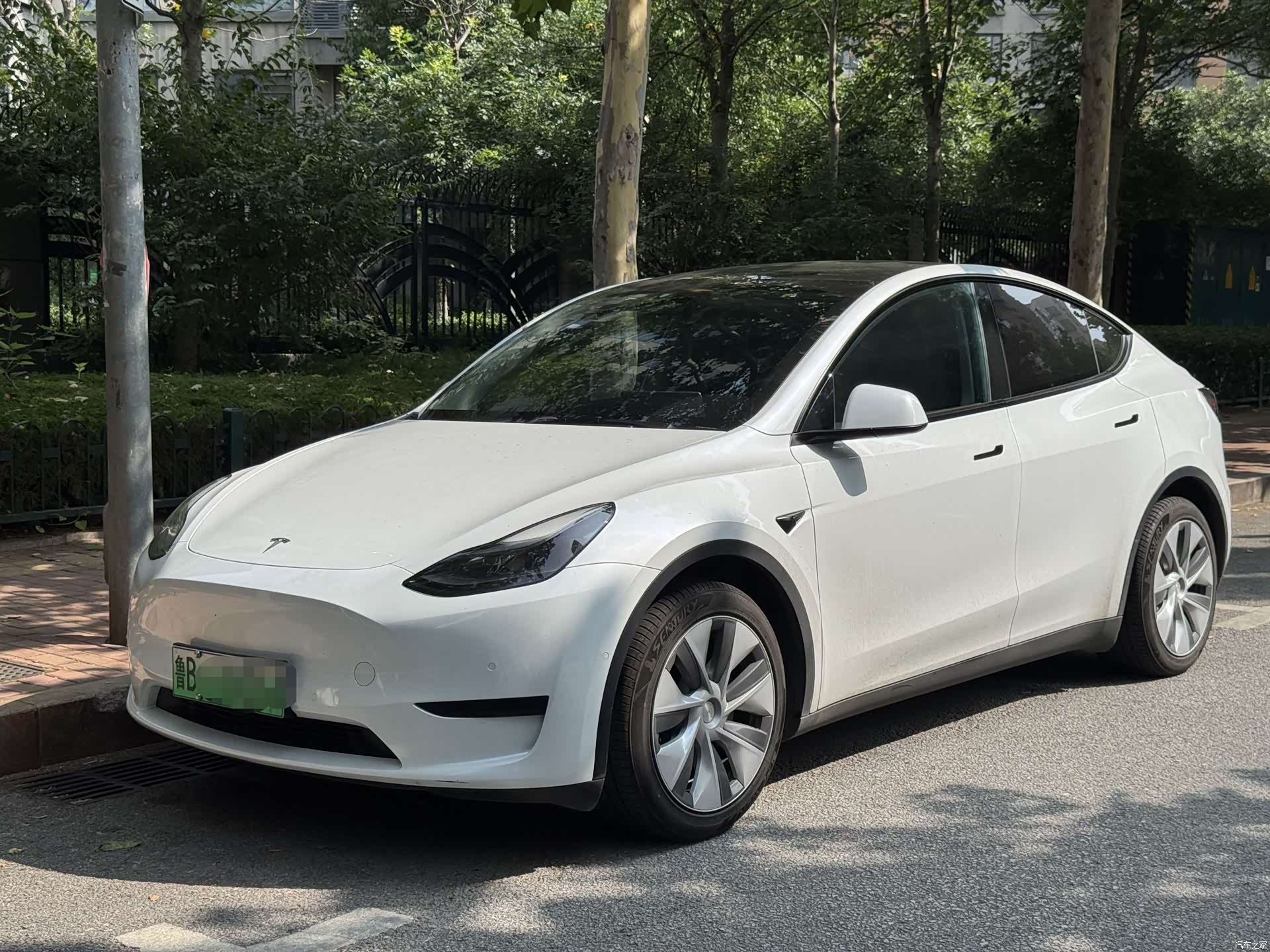 Tesla Model Y, 2022 1