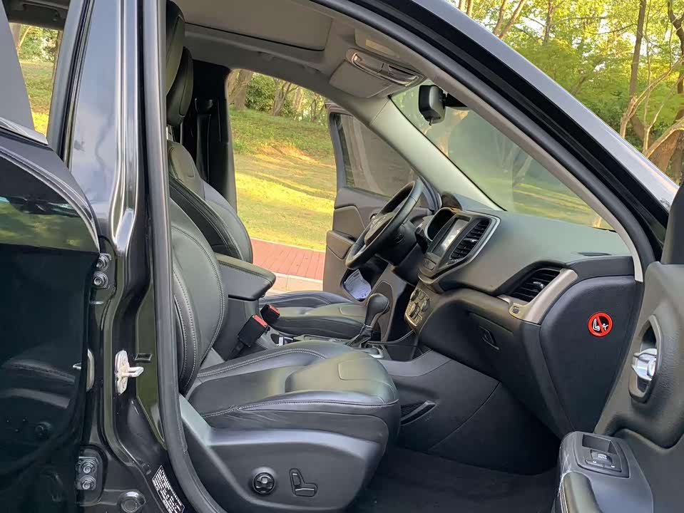 Jeep Free light