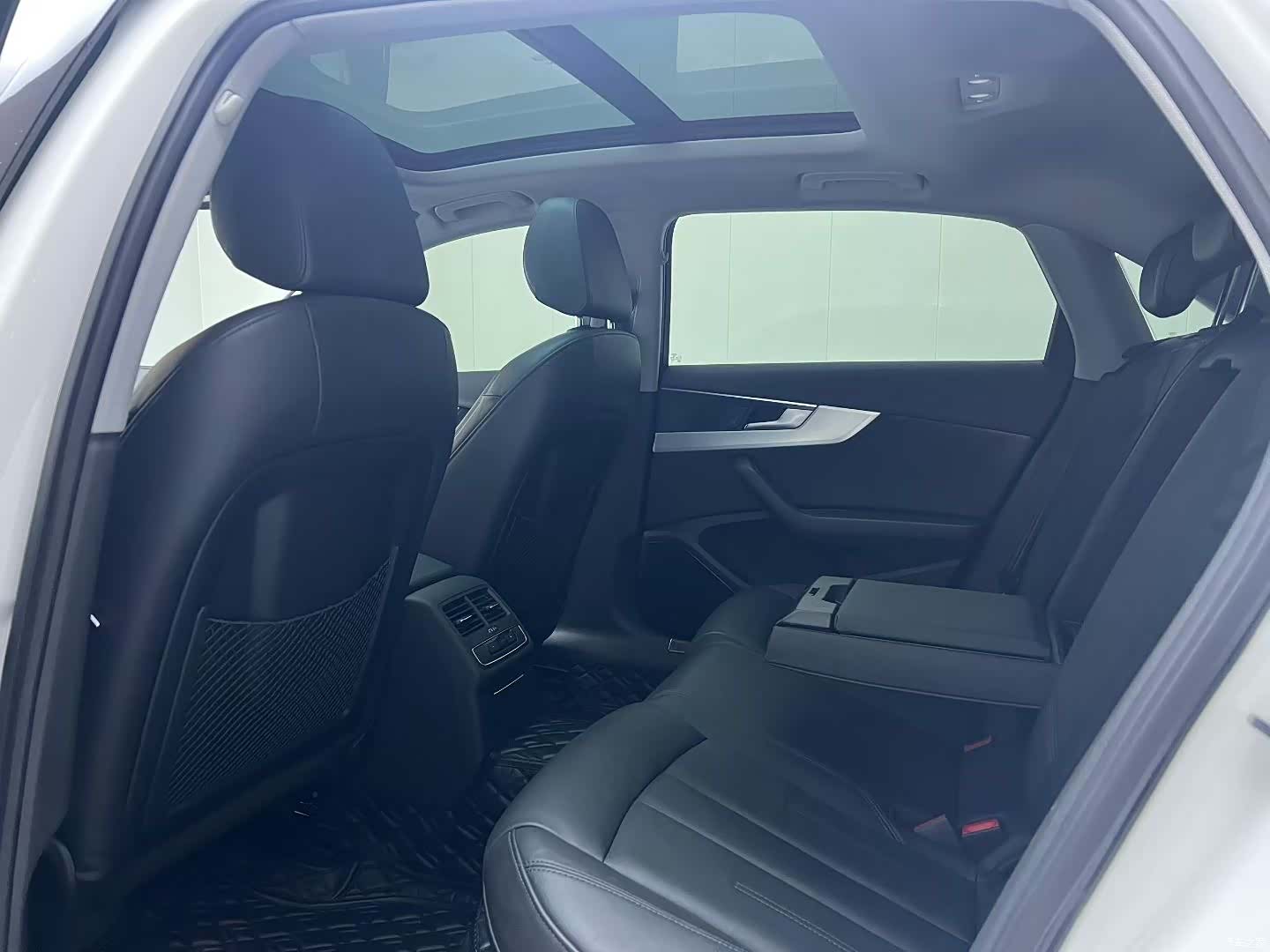 Audi A4L, 2019 8
