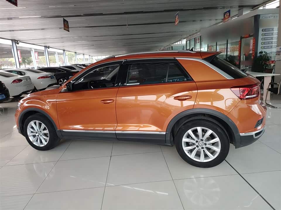 Volkswagen T-ROC exploring Songs