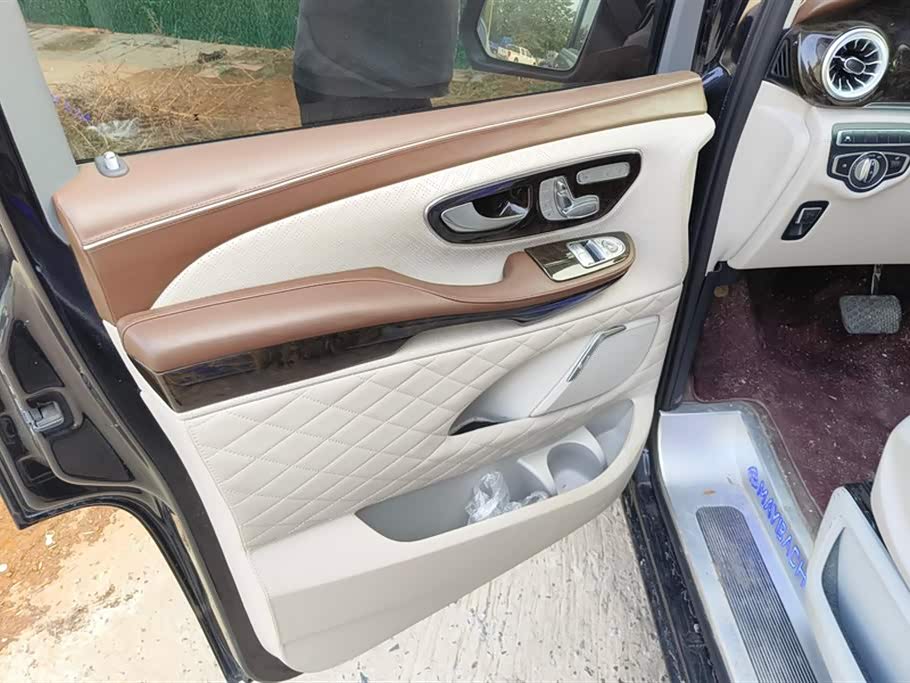 Mercedes-Benz V-class