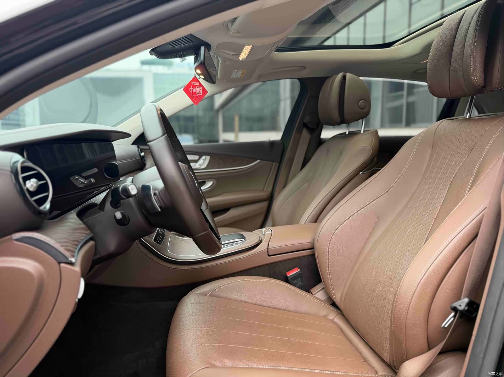 Mercedes-Benz E-Class, 2023 4