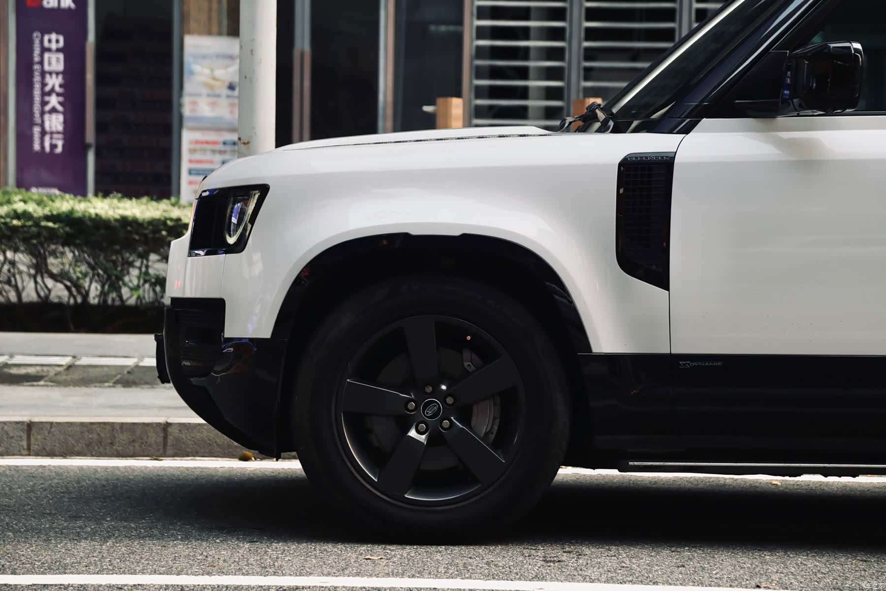 Land Rover Defender, 2021 8