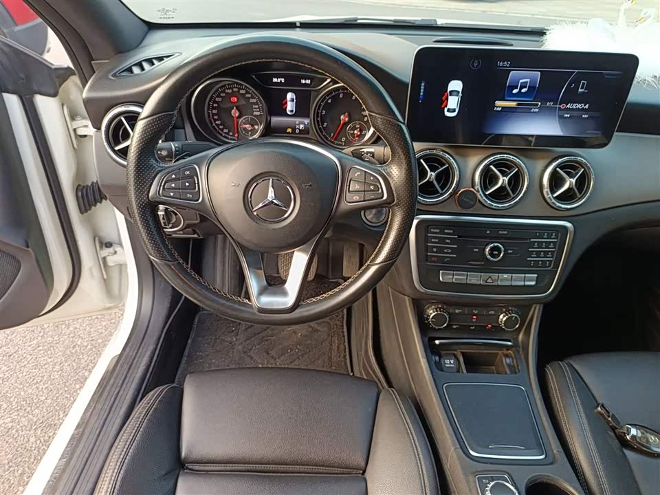 Mercedes-Benz CLA