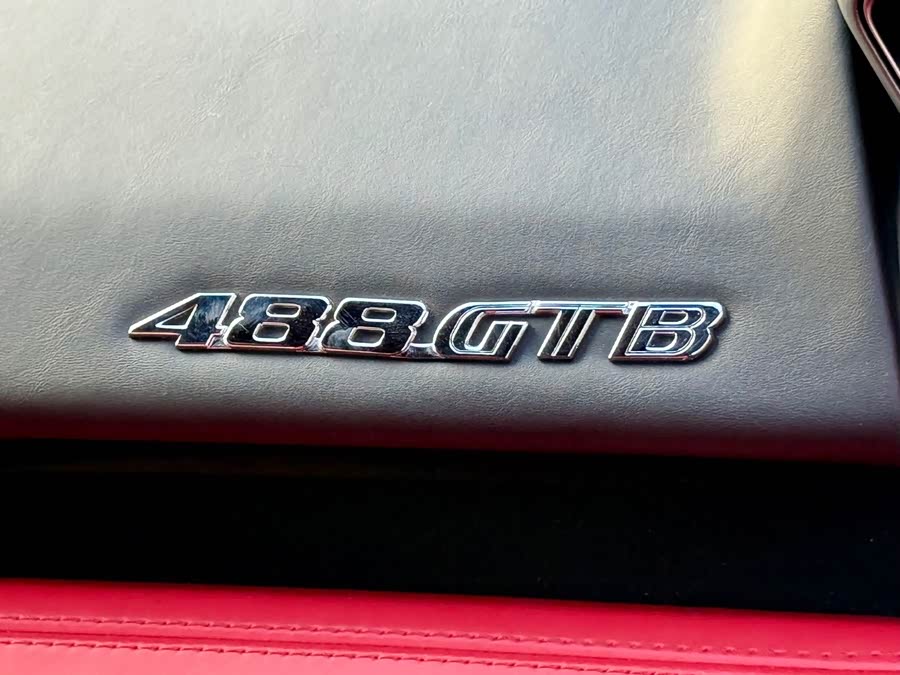 Ferrari 488 2018, фото 14