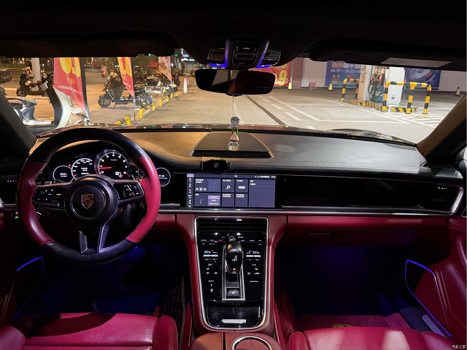 Porsche Panamera, 2019 все фото