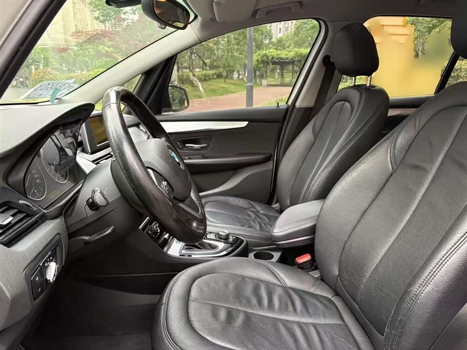 BMW 2 series multifunctional station wagon