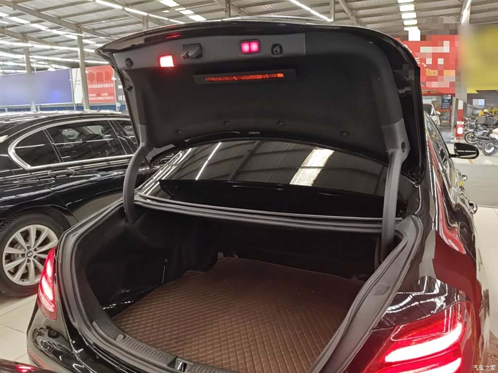 Mercedes-Benz E-Class, 2019 9