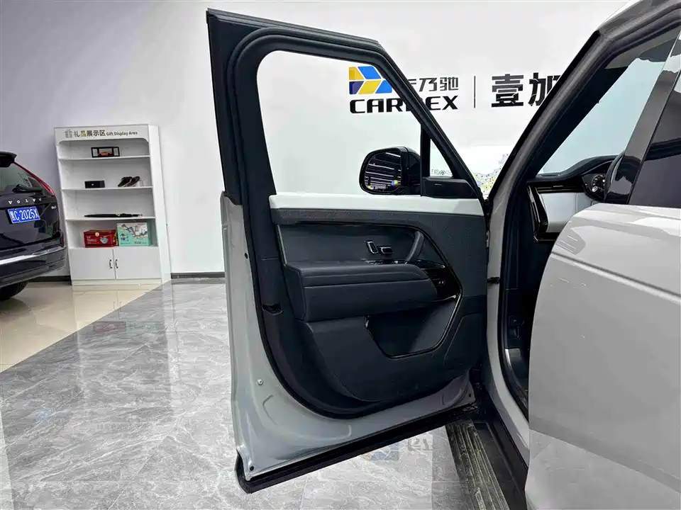 Land Rover Range Rover Sport Land Rover Range Rover Sport