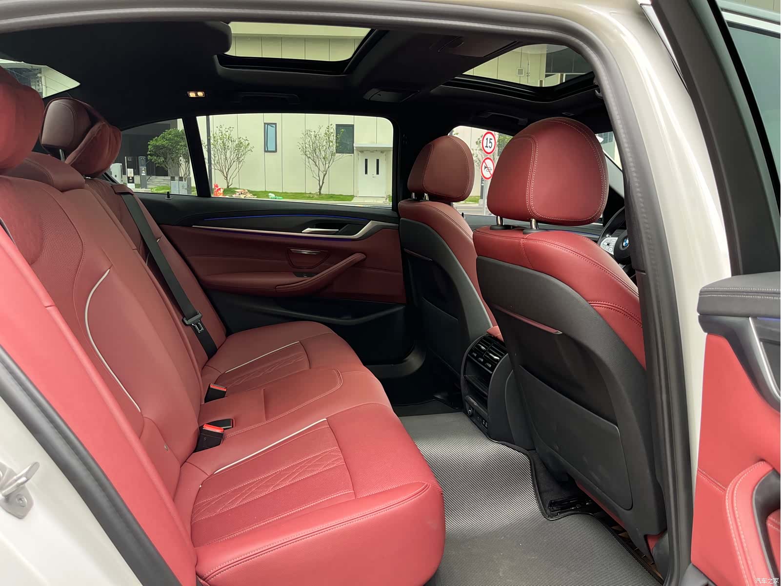 BMW 5 Series, 2023 14