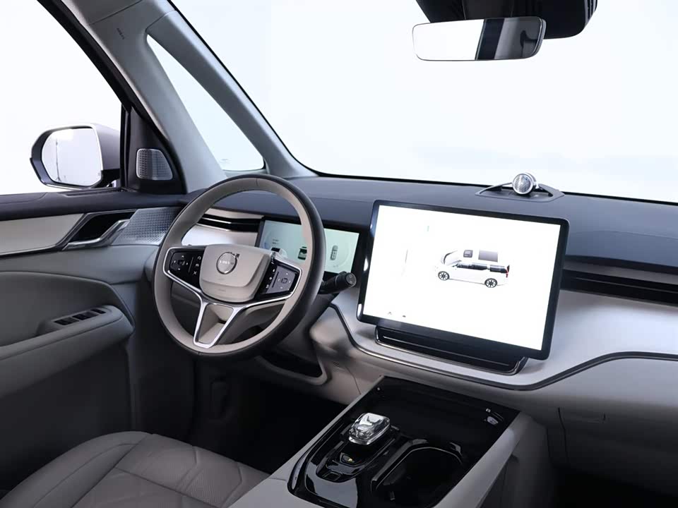 Volvo EM90