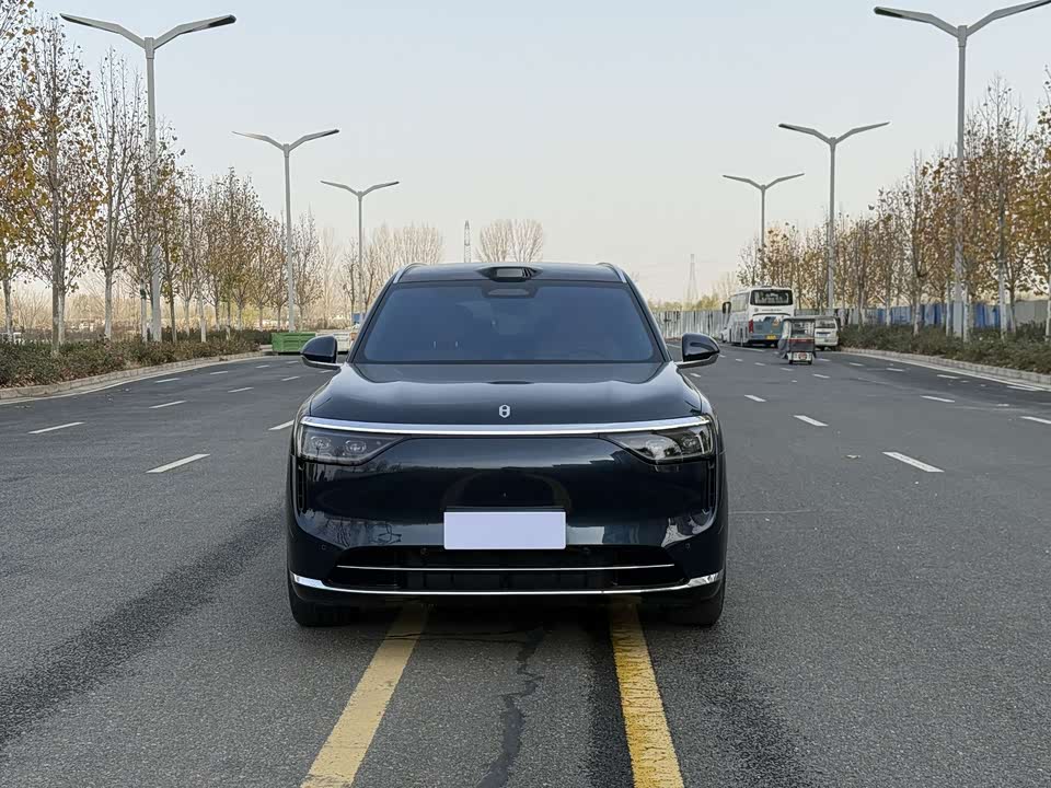 AITO Ask the world M8