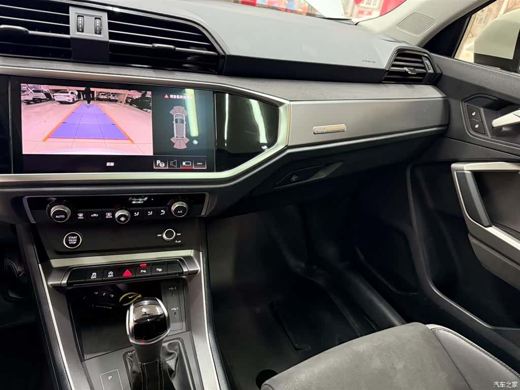 Audi Q3, 2023 10