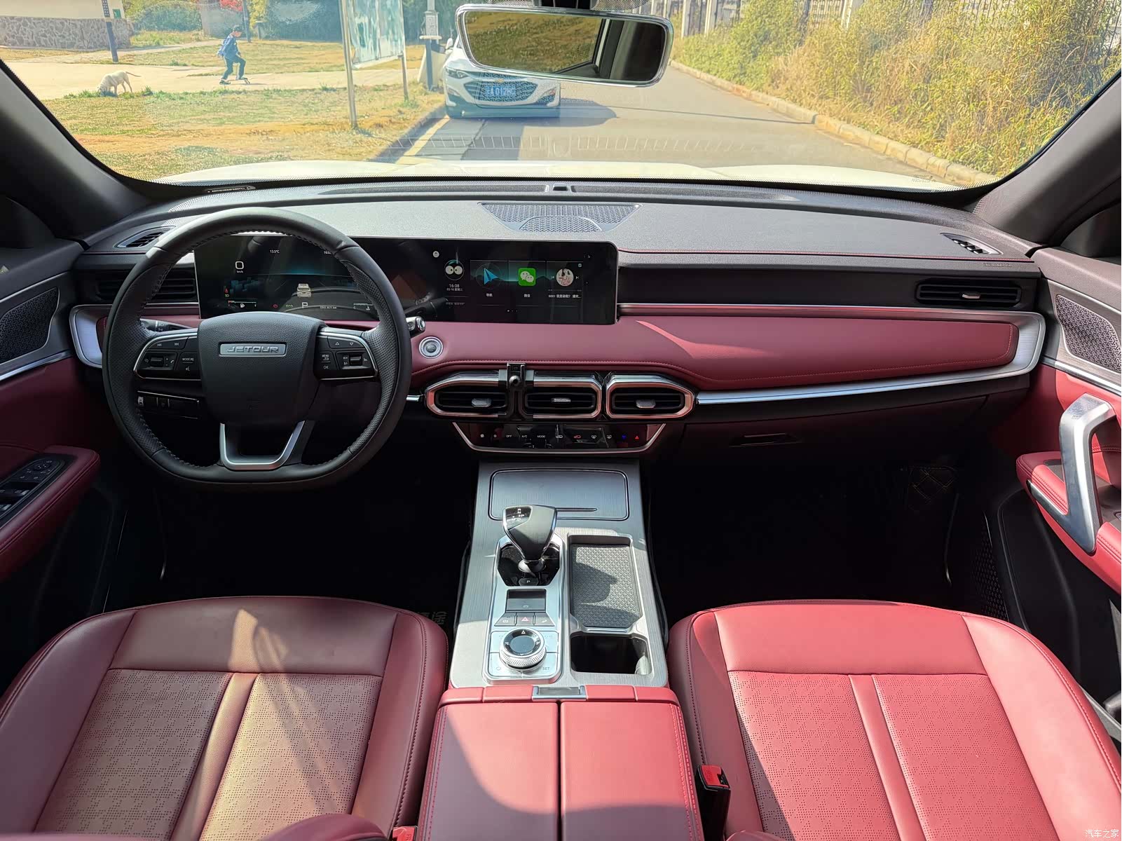 Jetour X70, 2025 10