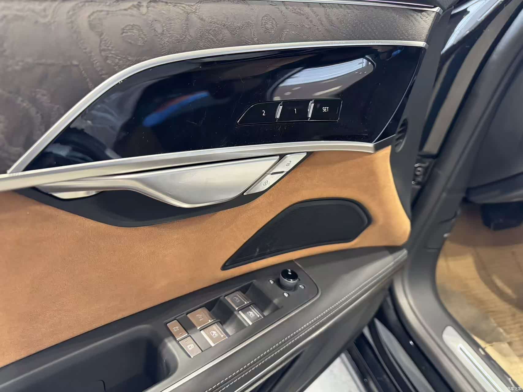 Audi A8L, 1900 6