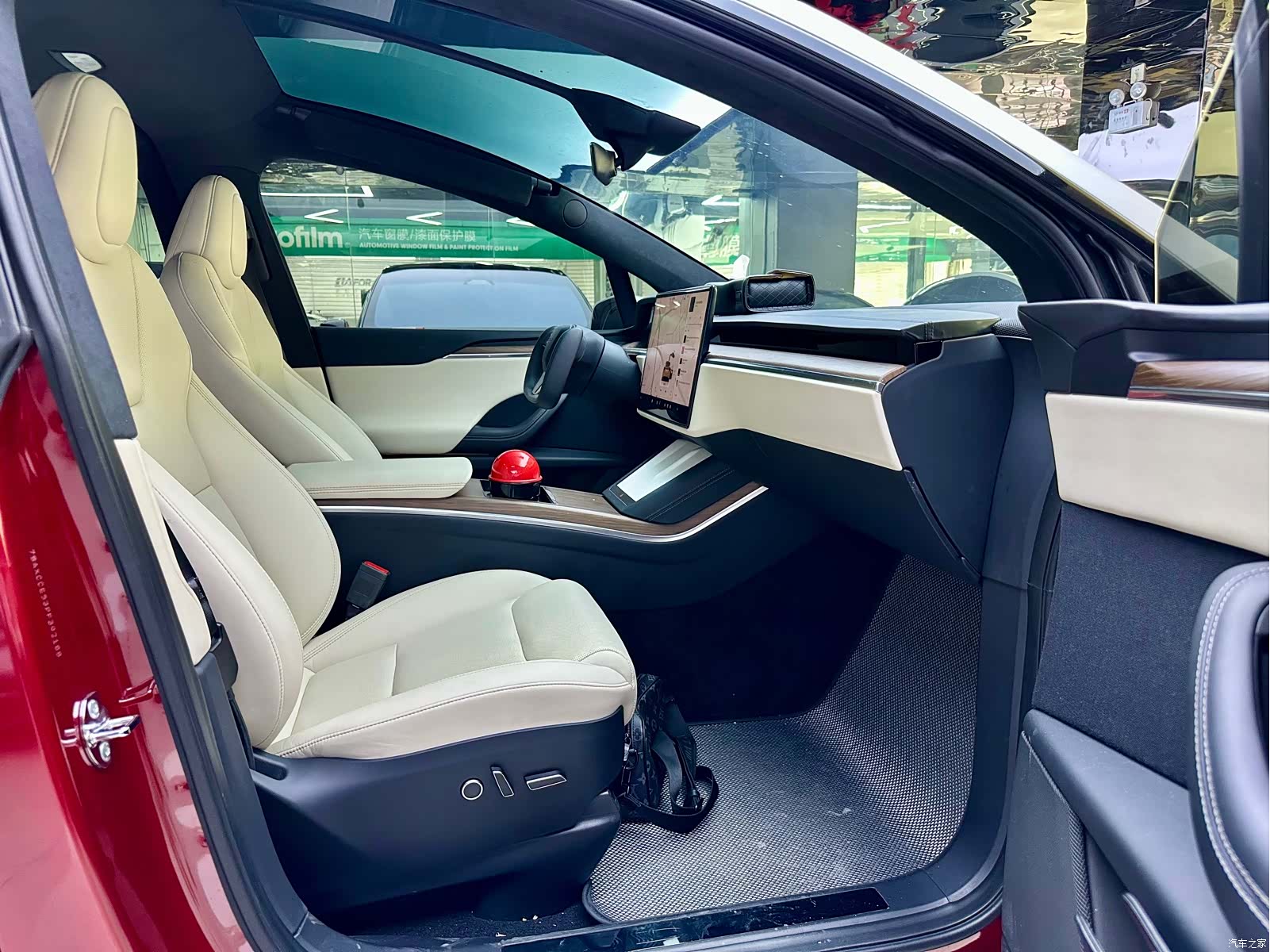 Tesla Model X, 2023 15