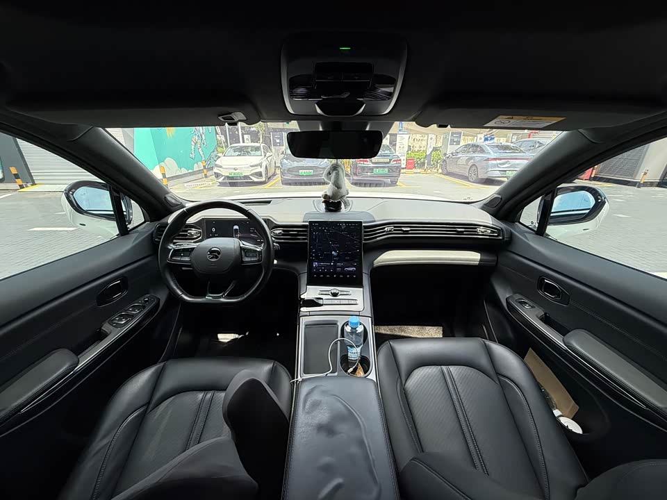 NIO ES6