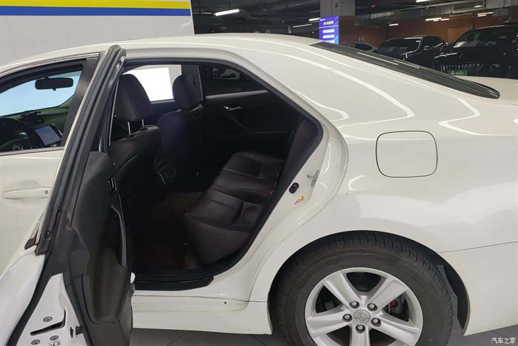Toyota 2.5V, 2017 11