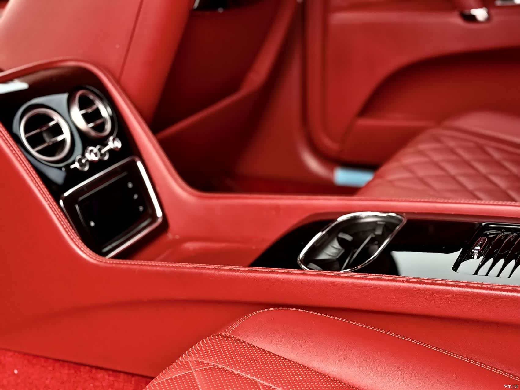 Bentley Flying Spur, 2019 14
