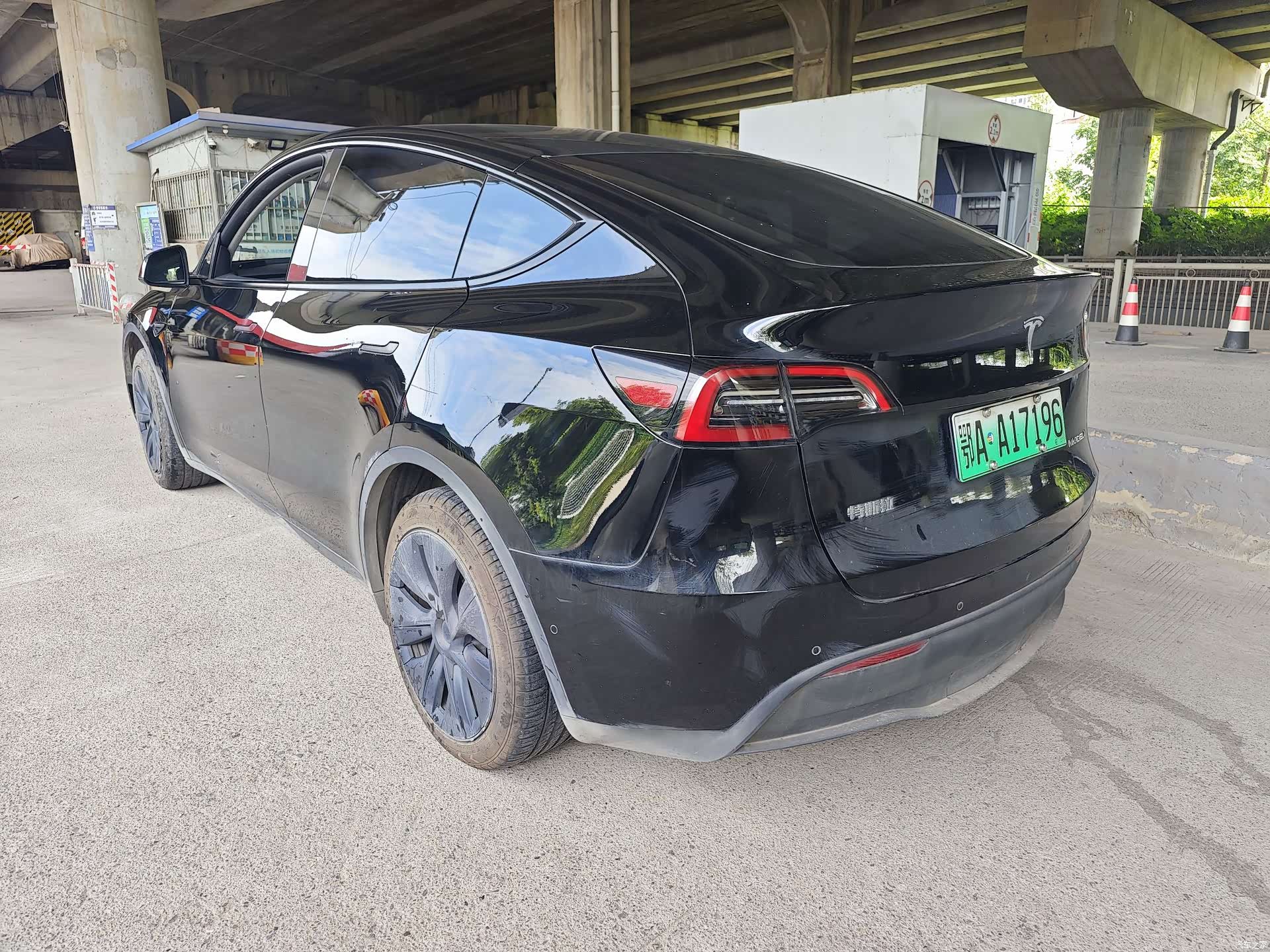 Tesla Model Y, 2023 6