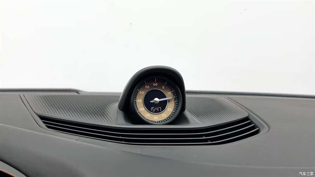 Porsche Taycan, 2023 14